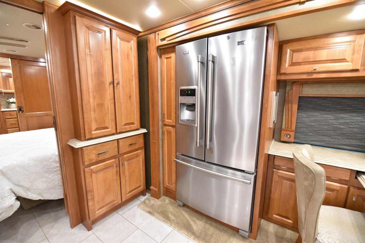 2017 Tiffin Phaeton 40QBH - Photo 65 - Orange, CA 92867