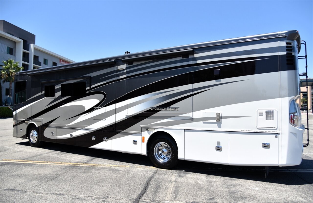 2017 Tiffin Phaeton 40QBH - Photo 17 - Orange, CA 92867