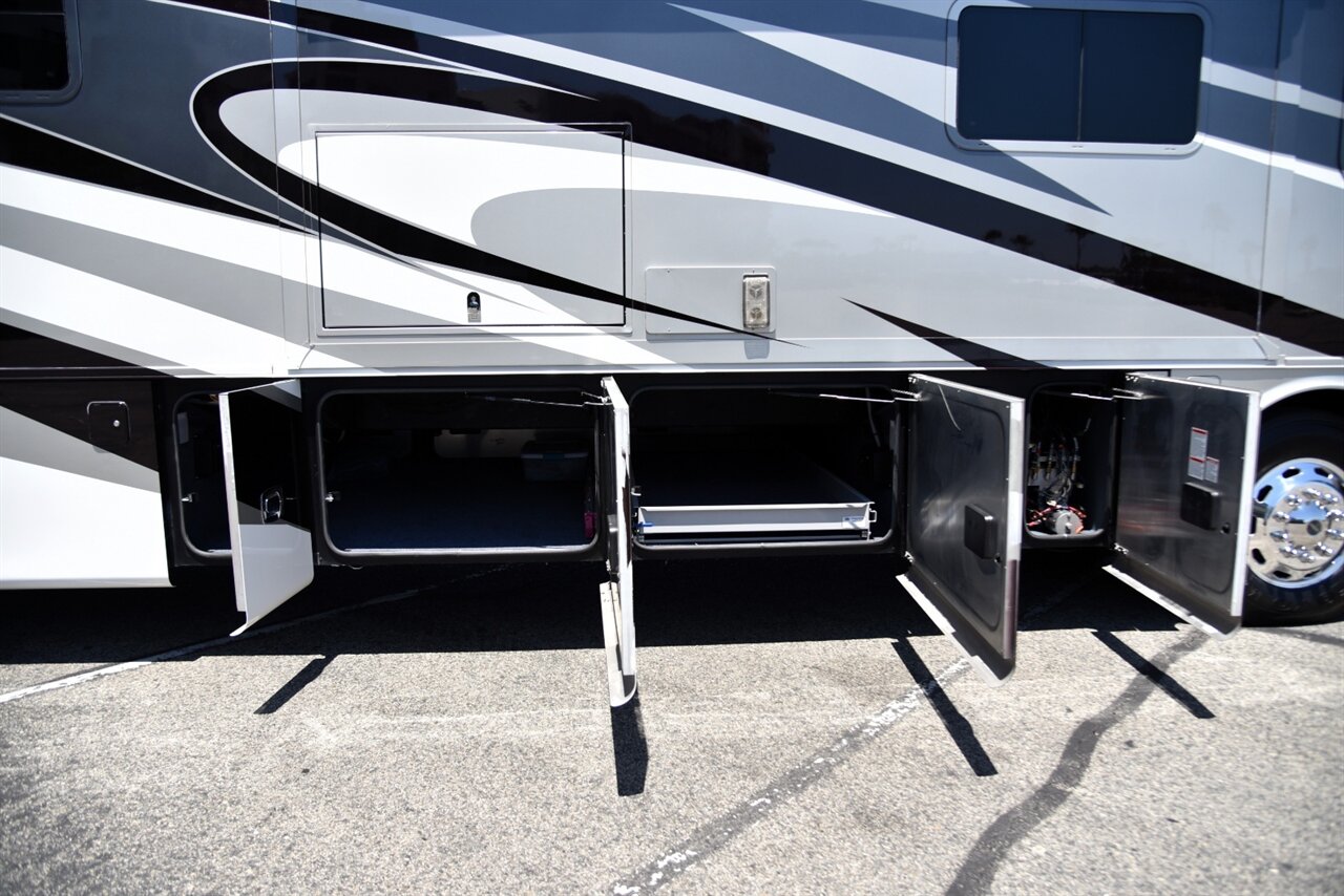 2017 Tiffin Phaeton 40QBH - Photo 23 - Orange, CA 92867
