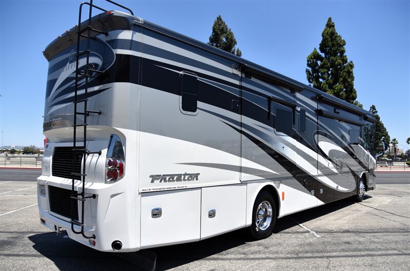 2017 Tiffin Phaeton 40QBH - Photo 3 - Orange, CA 92867