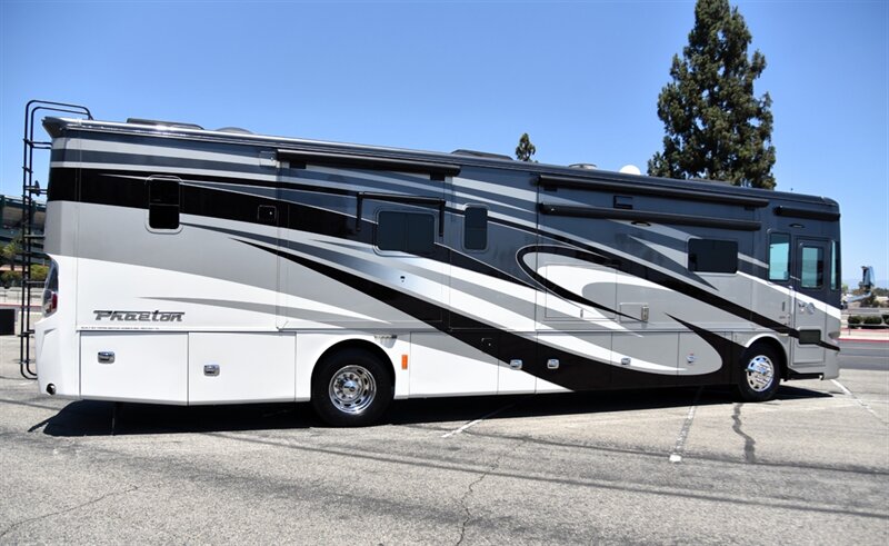 2017 Tiffin Phaeton 40QBH - Photo 4 - Orange, CA 92867