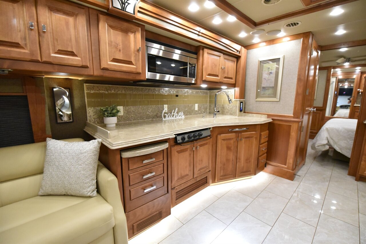 2017 Tiffin Phaeton 40QBH - Photo 56 - Orange, CA 92867