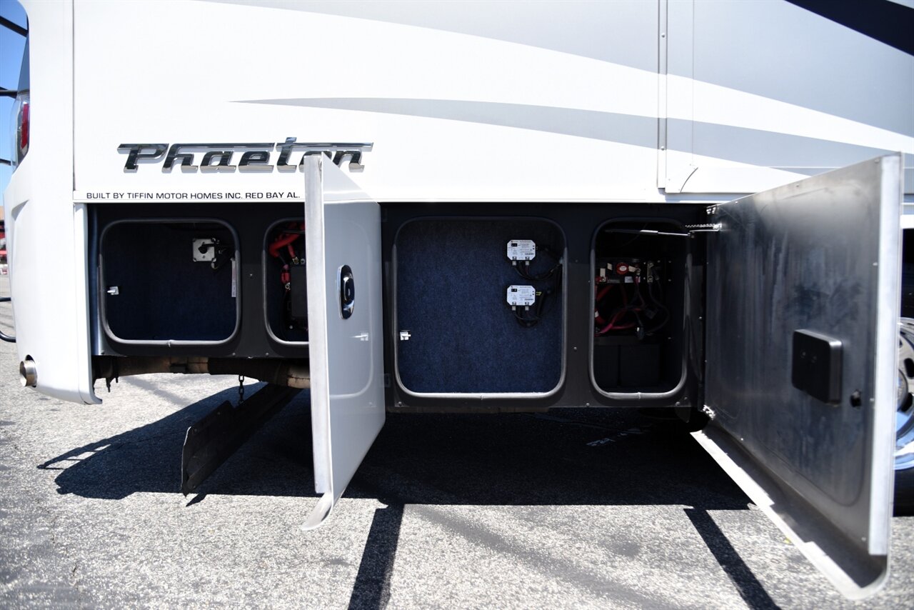 2017 Tiffin Phaeton 40QBH - Photo 27 - Orange, CA 92867