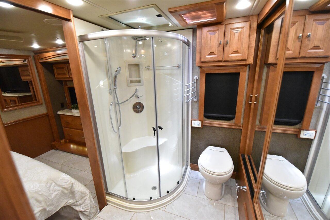 2017 Tiffin Phaeton 40QBH - Photo 81 - Orange, CA 92867