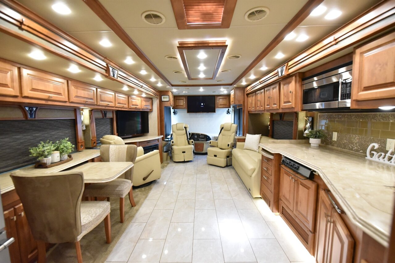 2017 Tiffin Phaeton 40QBH - Photo 69 - Orange, CA 92867