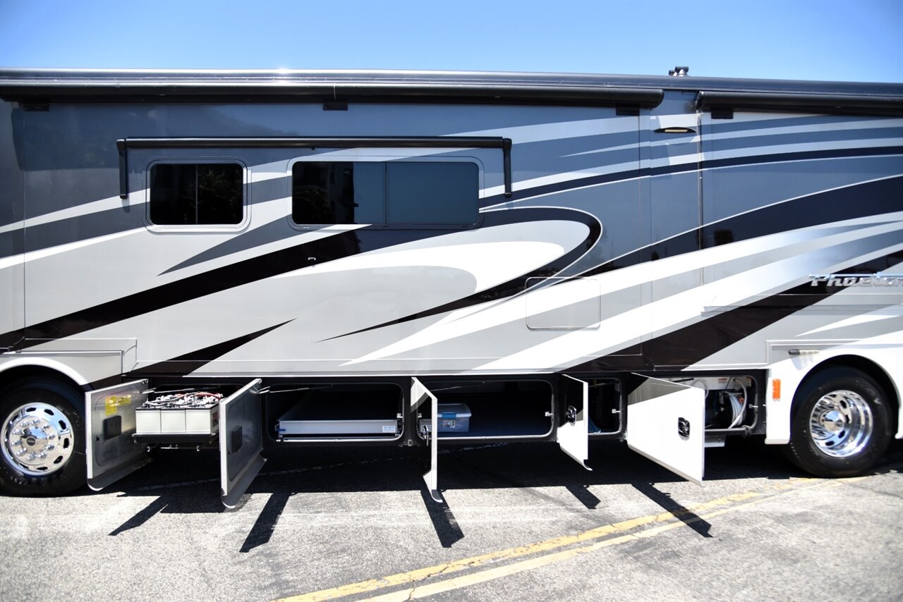 2017 Tiffin Phaeton 40QBH - Photo 36 - Orange, CA 92867