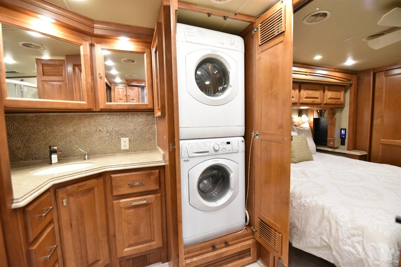 2017 Tiffin Phaeton 40QBH - Photo 83 - Orange, CA 92867