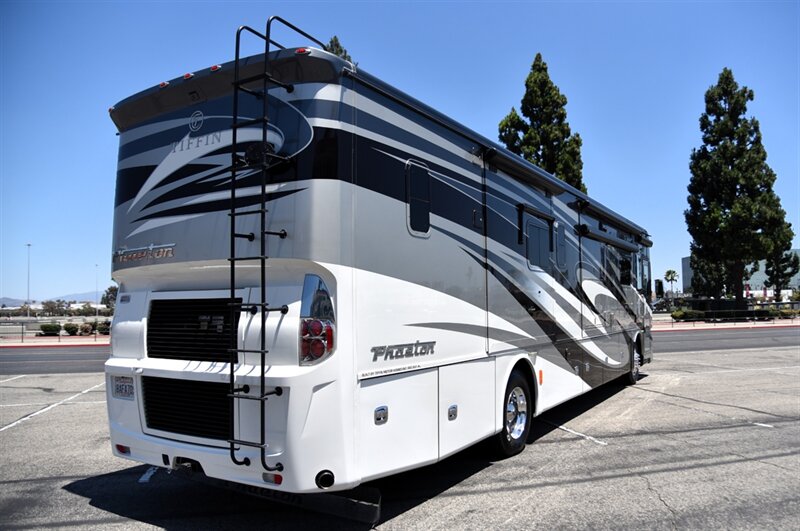 2017 Tiffin Phaeton 40QBH - Photo 2 - Orange, CA 92867