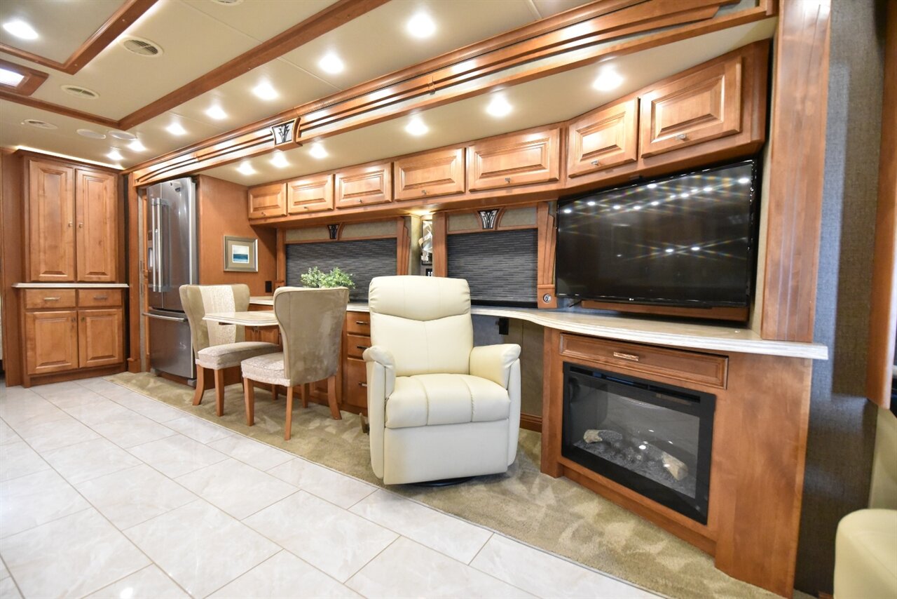 2017 Tiffin Phaeton 40QBH - Photo 51 - Orange, CA 92867
