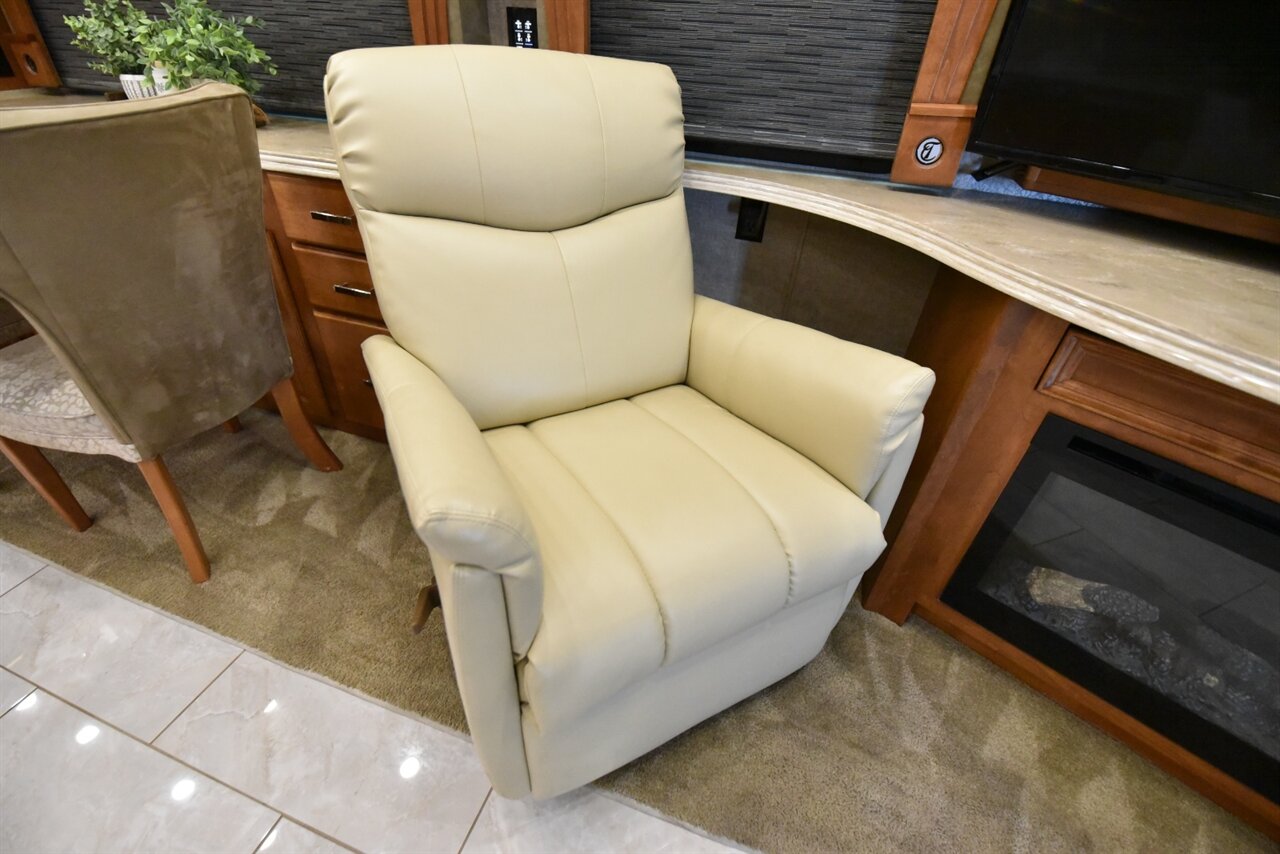2017 Tiffin Phaeton 40QBH - Photo 54 - Orange, CA 92867