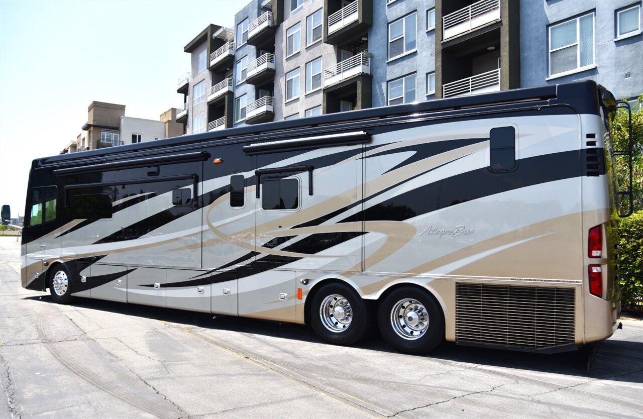 2013 Tiffin Allegro Bus 45LP   - Photo 9 - Orange, CA 92867