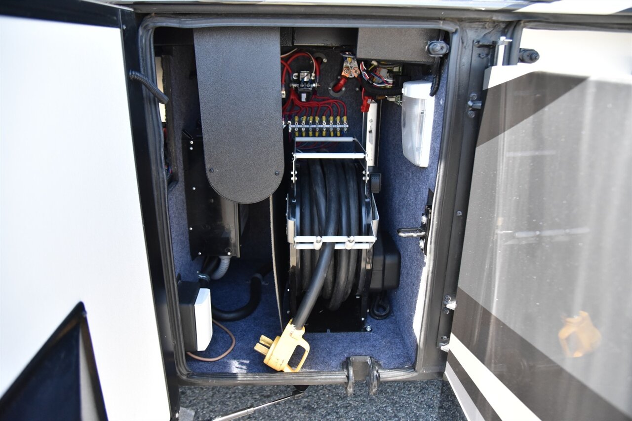 2019 Newmar Dutch Star - Photo 37 - Orange, CA 92867