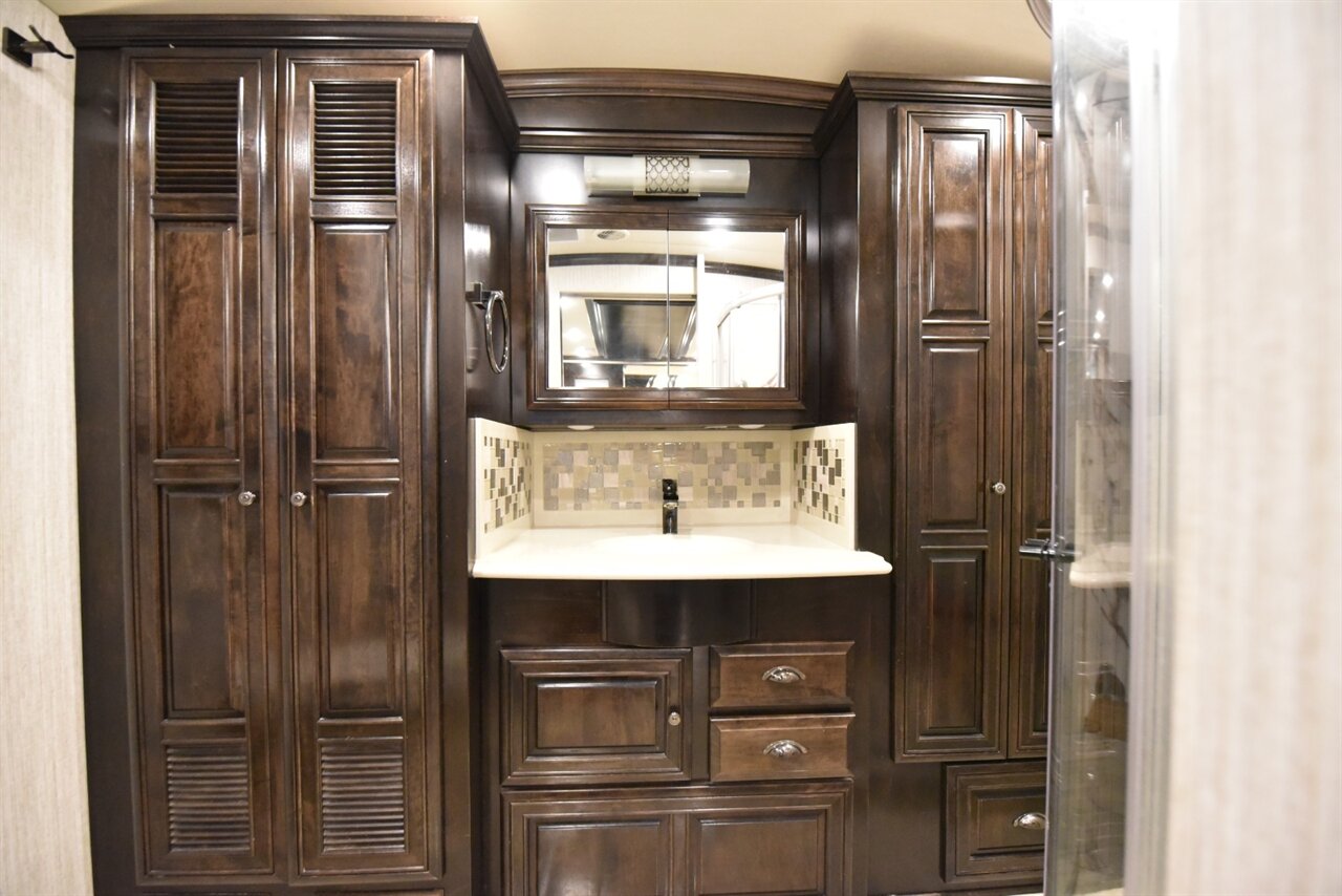 2019 Newmar Dutch Star - Photo 63 - Orange, CA 92867