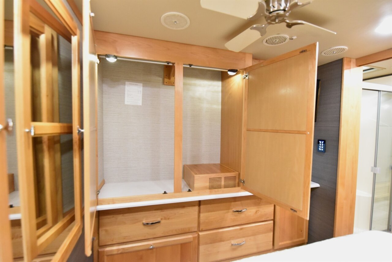 2021 Tiffin Open Road   - Photo 38 - Orange, CA 92867