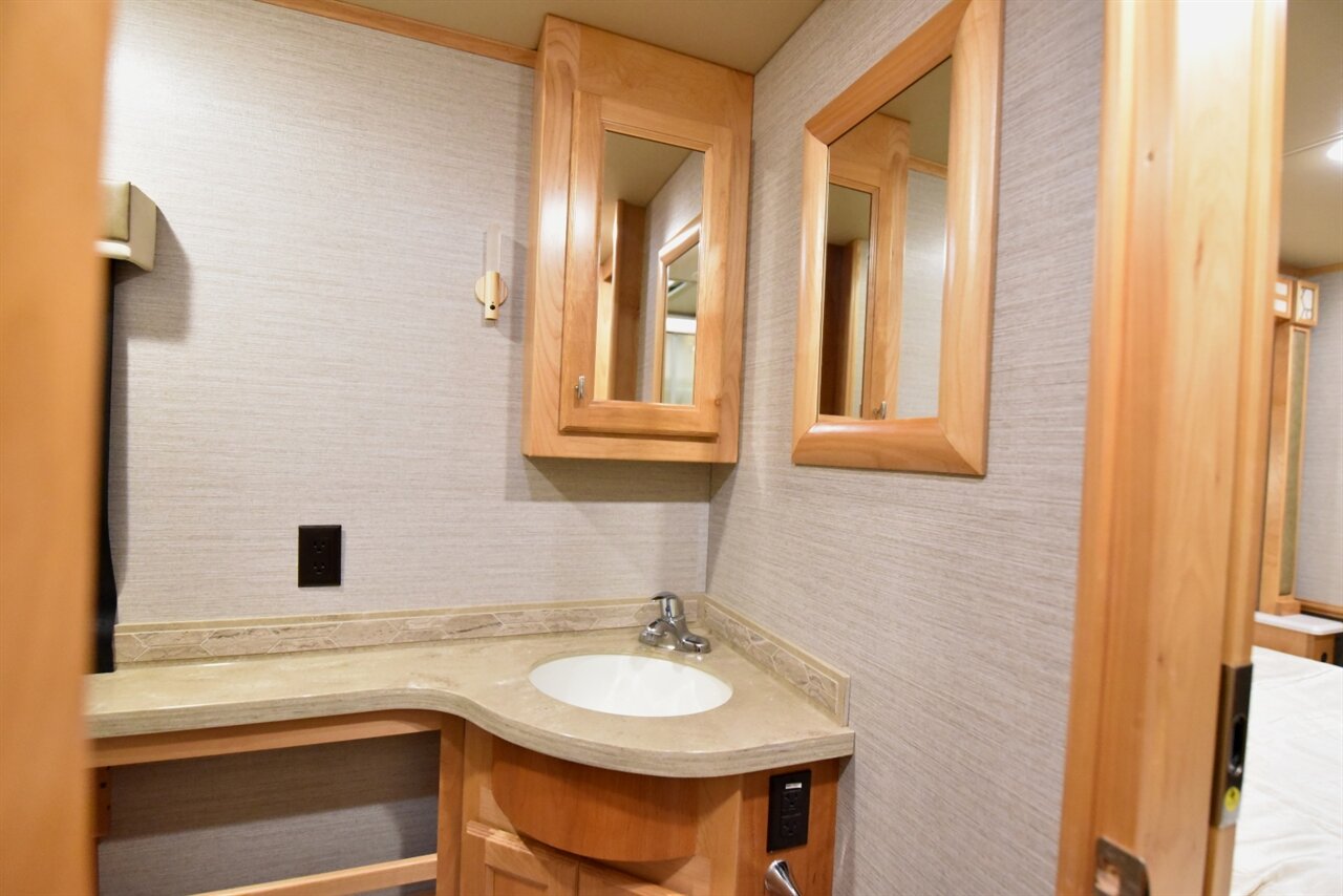 2021 Tiffin Open Road   - Photo 32 - Orange, CA 92867