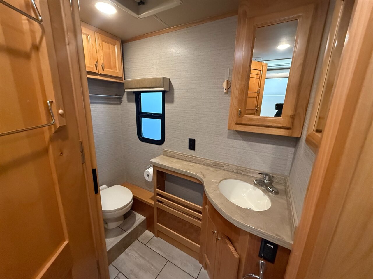 2021 Tiffin Open Road   - Photo 8 - Orange, CA 92867