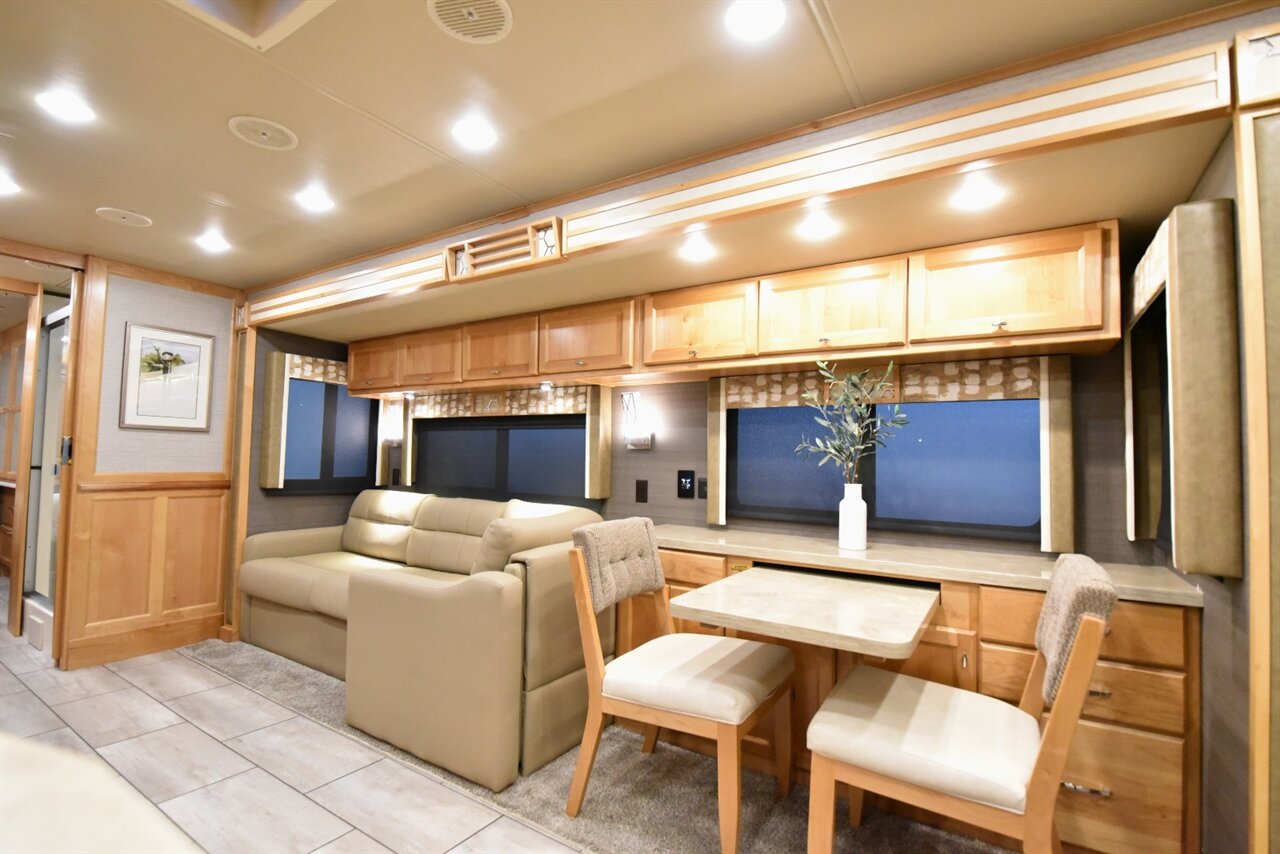 2021 Tiffin Open Road   - Photo 18 - Orange, CA 92867