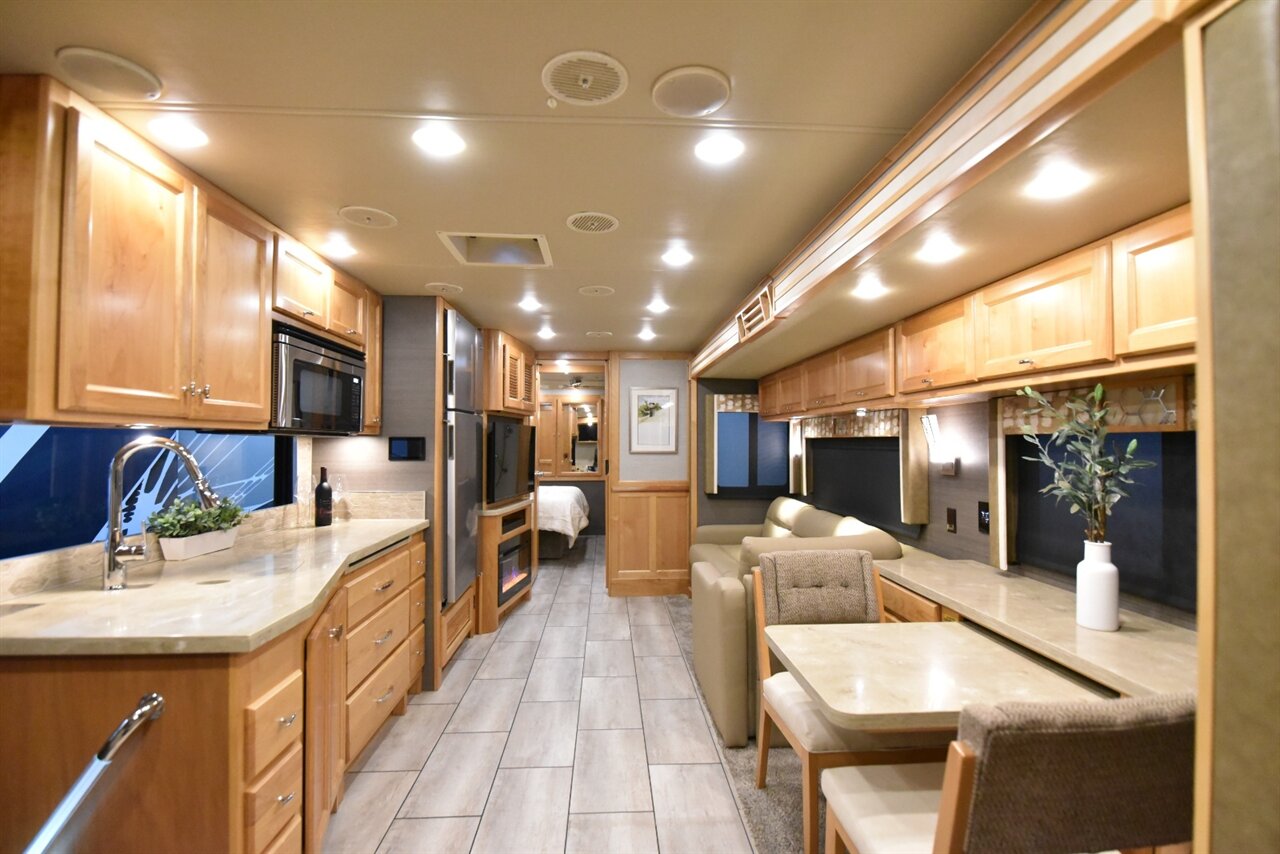 2021 Tiffin Open Road   - Photo 17 - Orange, CA 92867