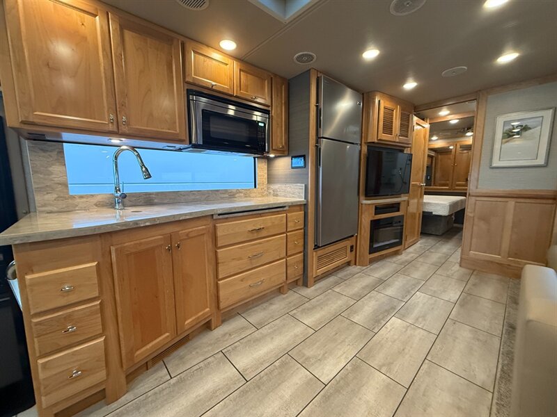 2021 Tiffin Open Road   - Photo 3 - Orange, CA 92867