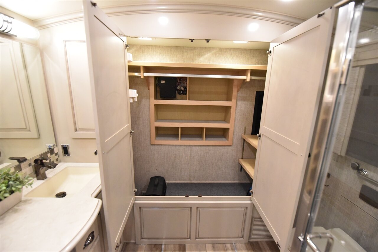 2022 Newmar Dutch Star 4369   - Photo 64 - Orange, CA 92867