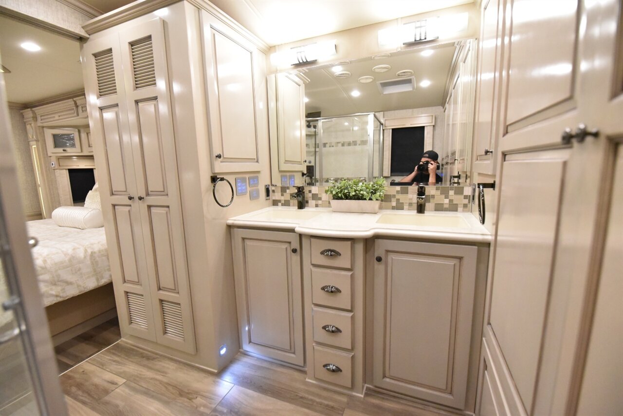 2022 Newmar Dutch Star 4369   - Photo 61 - Orange, CA 92867