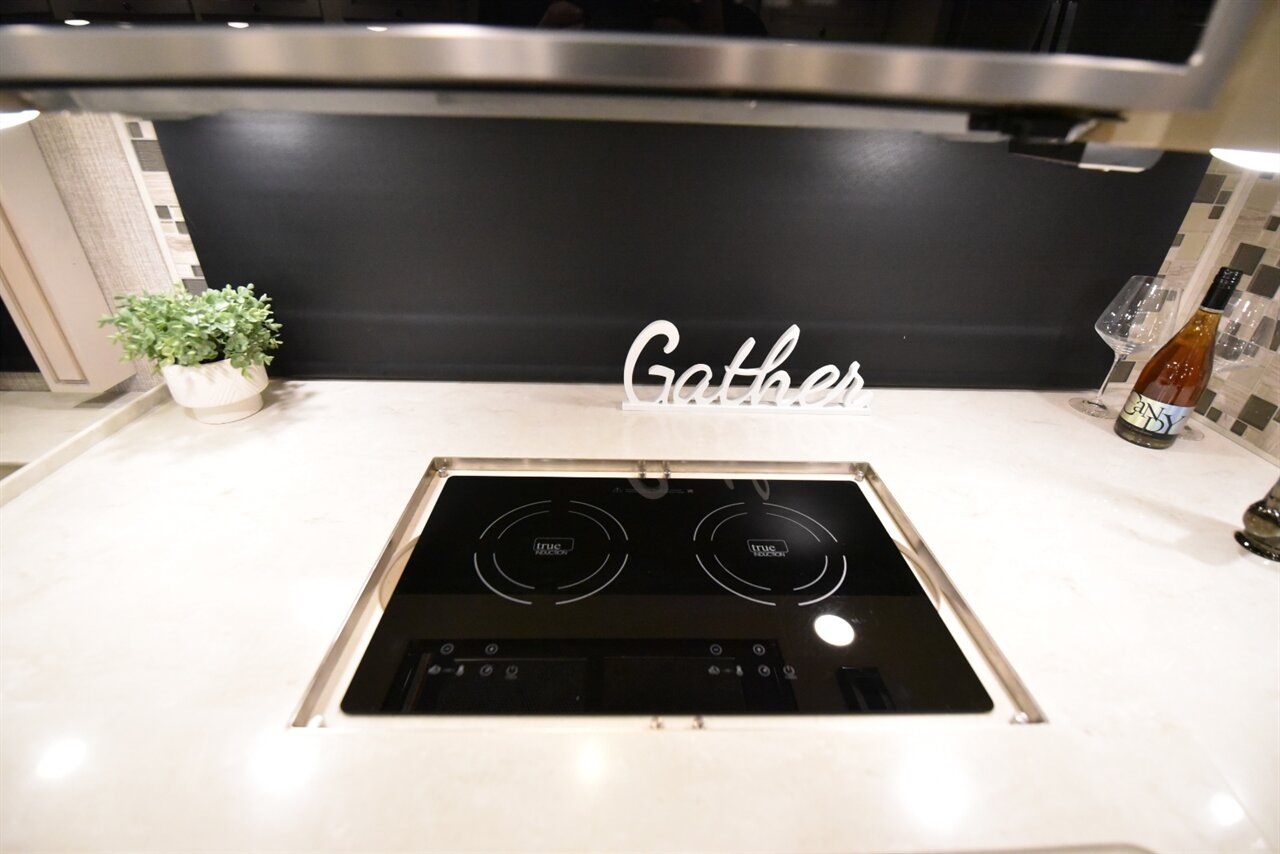 2022 Newmar Dutch Star 4369   - Photo 45 - Orange, CA 92867