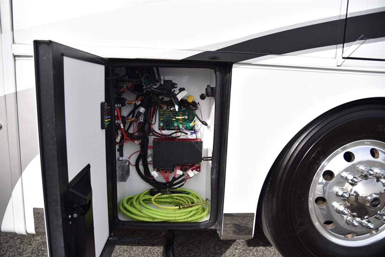 2022 Newmar Dutch Star 4369   - Photo 20 - Orange, CA 92867