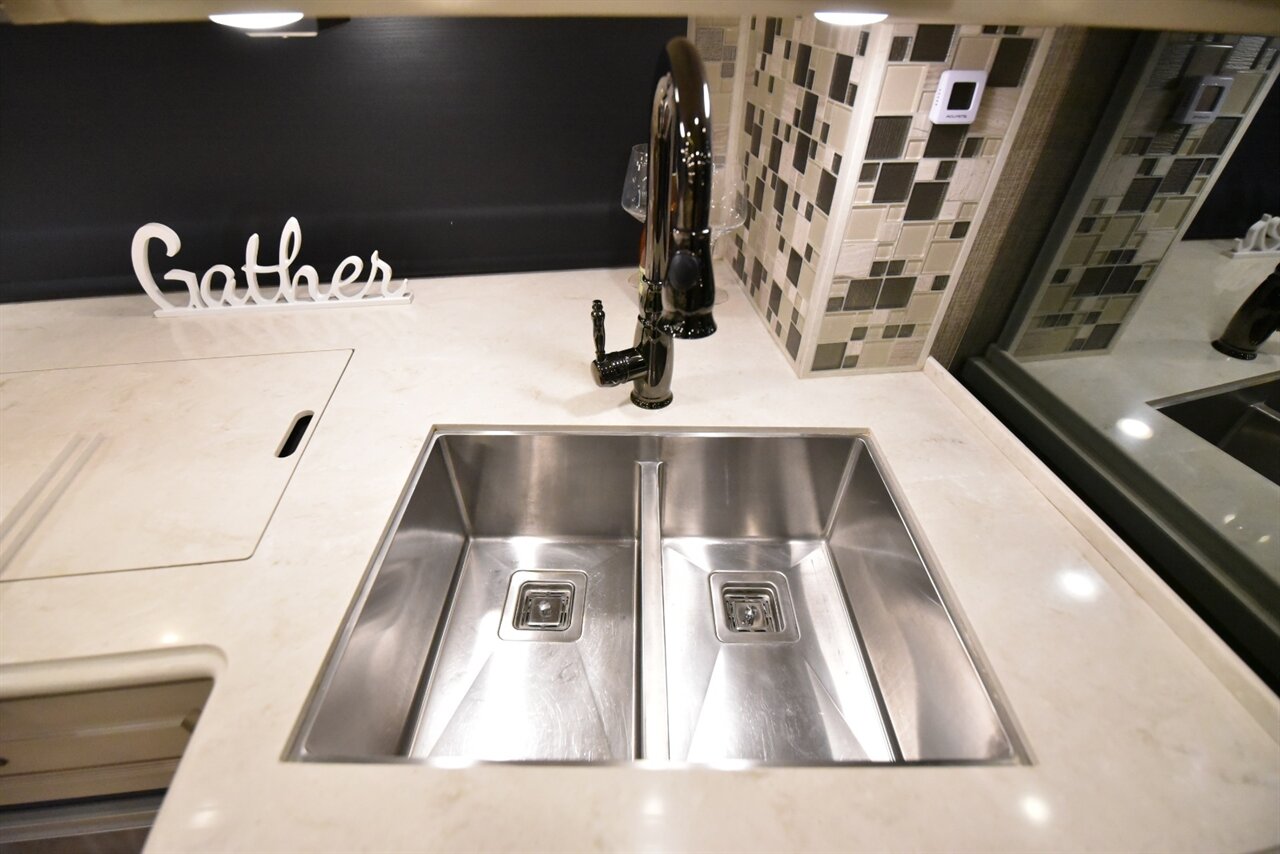 2022 Newmar Dutch Star 4369   - Photo 46 - Orange, CA 92867