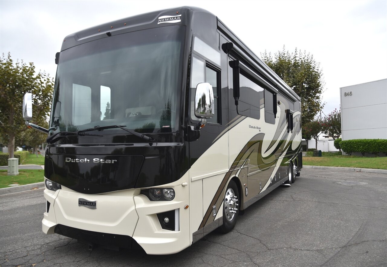 2020 Newmar Dutchstar 4081   - Photo 9 - Orange, CA 92867