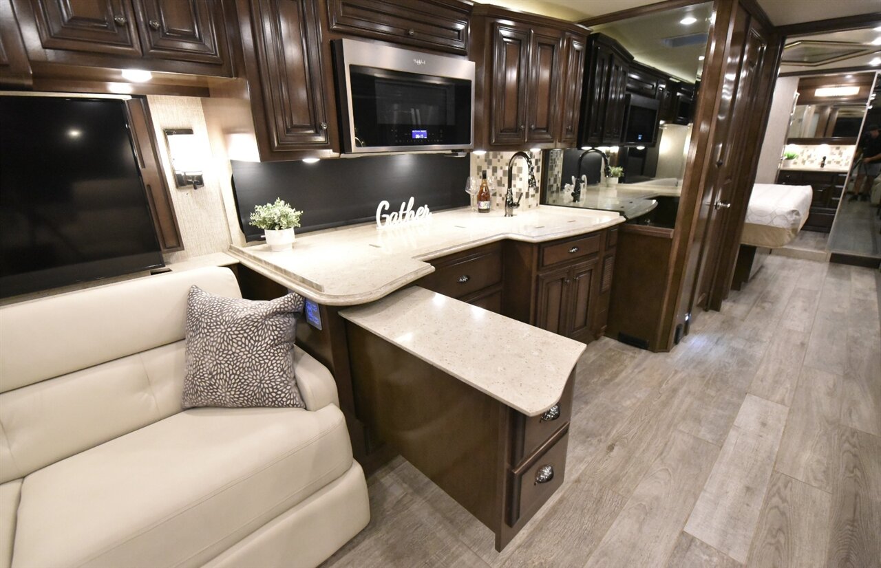 2020 Newmar Dutchstar 4081   - Photo 33 - Orange, CA 92867