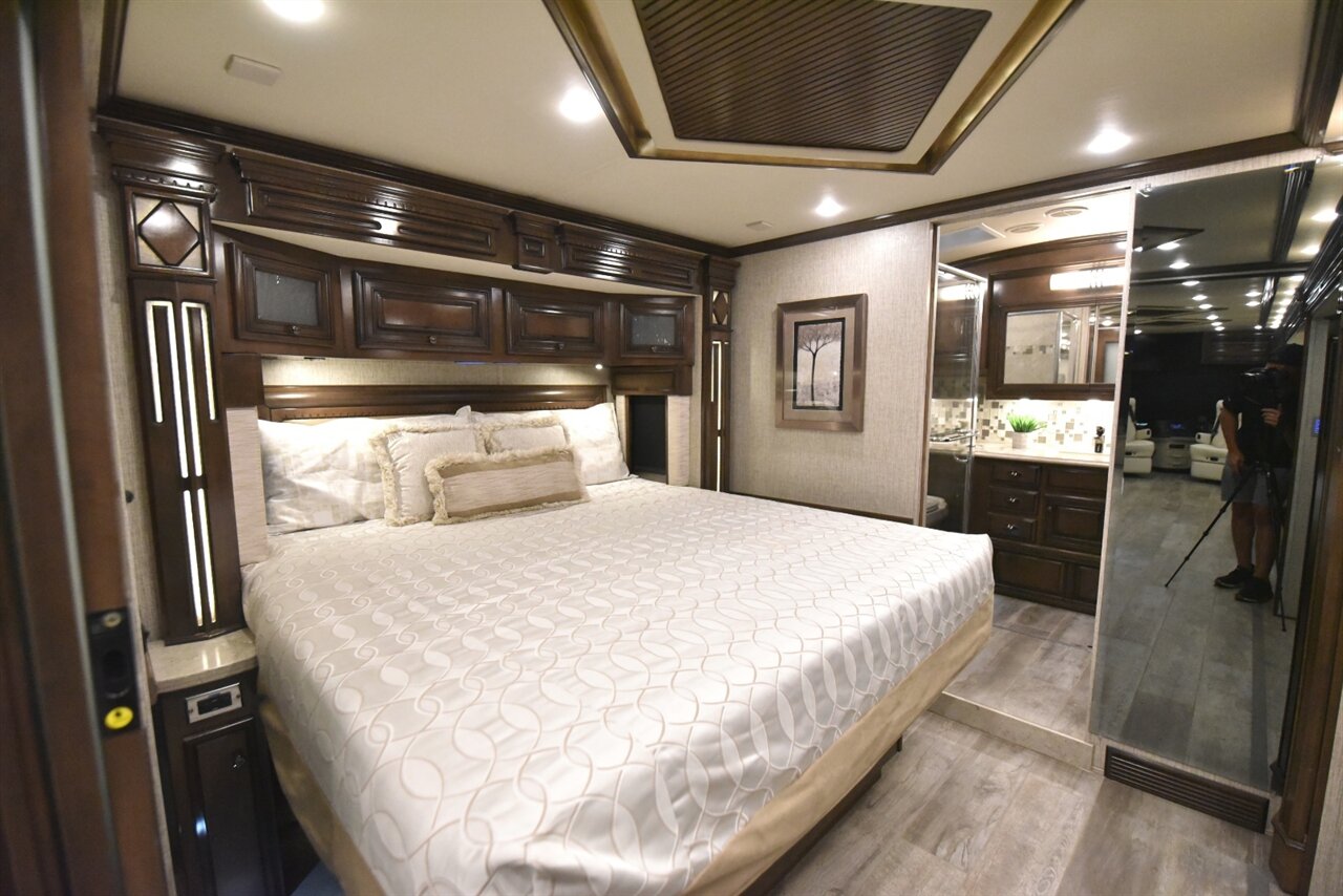 2020 Newmar Dutchstar 4081   - Photo 44 - Orange, CA 92867