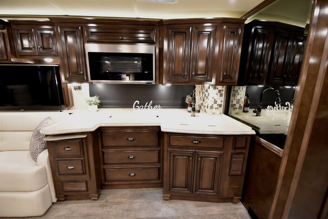 2020 Newmar Dutchstar 4081   - Photo 34 - Orange, CA 92867