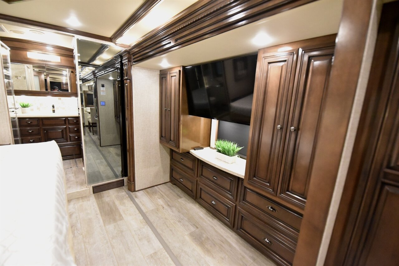 2020 Newmar Dutchstar 4081   - Photo 45 - Orange, CA 92867