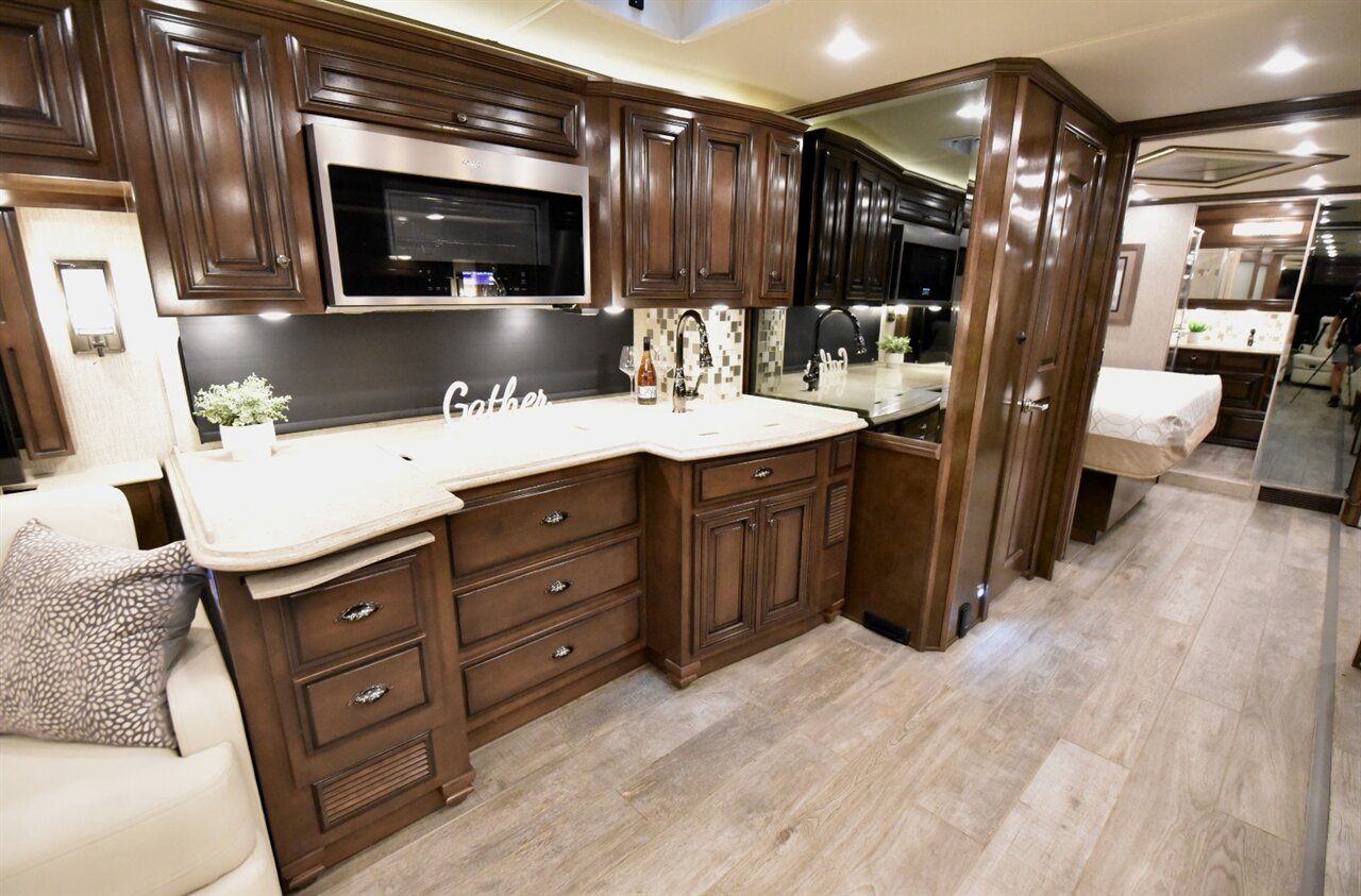 2020 Newmar Dutchstar 4081   - Photo 32 - Orange, CA 92867