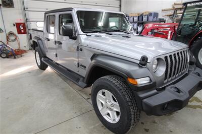 2020 Jeep Gladiator Sport S   - Photo 5 - Algona, IA 50511