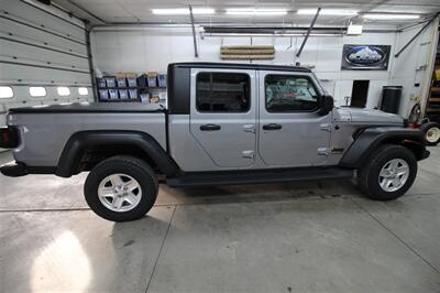 2020 Jeep Gladiator Sport S   - Photo 4 - Algona, IA 50511