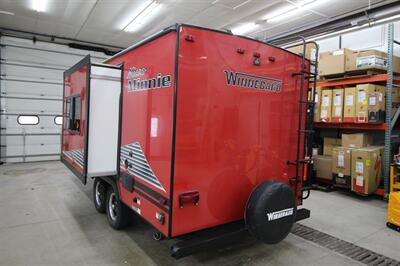 2019 WINNEBAGO 2106FBS MINIE WINNIE   - Photo 3 - Algona, IA 50511