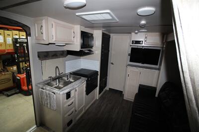 2019 WINNEBAGO 2106FBS MINIE WINNIE   - Photo 11 - Algona, IA 50511