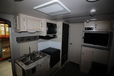 2019 WINNEBAGO 2106FBS MINIE WINNIE   - Photo 7 - Algona, IA 50511