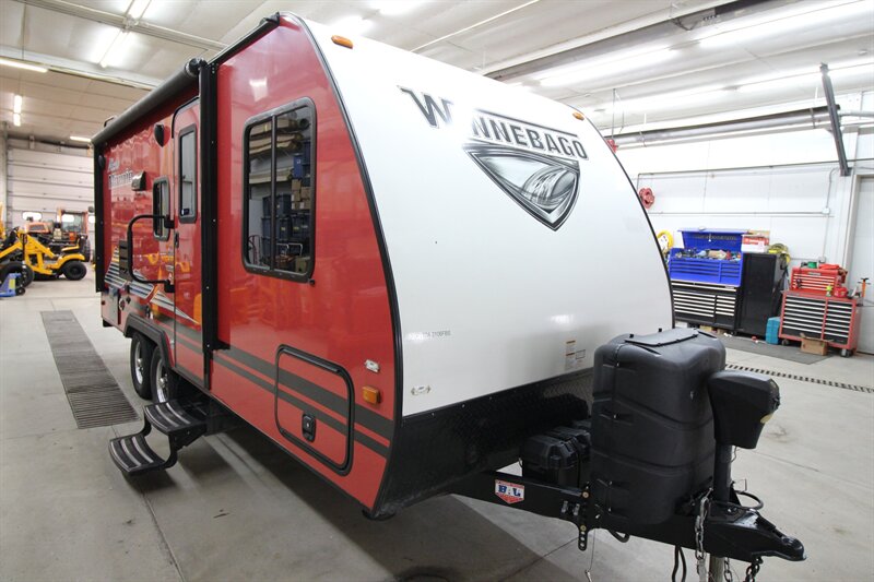 2019 WINNEBAGO 2106FBS MINIE WINNIE   - Photo 1 - Algona, IA 50511