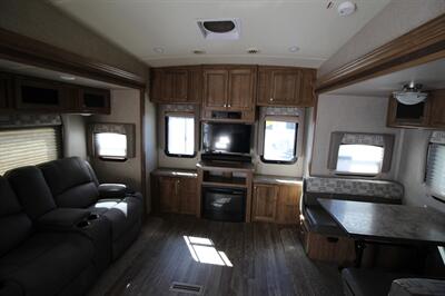 2018 FLAGSTAFF 526RLWS   - Photo 7 - Algona, IA 50511