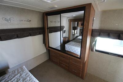 2015 ROCKWOOD 8325SS   - Photo 12 - Algona, IA 50511