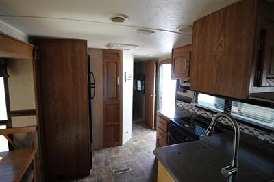 2015 ROCKWOOD 8325SS   - Photo 9 - Algona, IA 50511