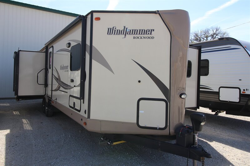 2016 ROCKWOOD 3029W  