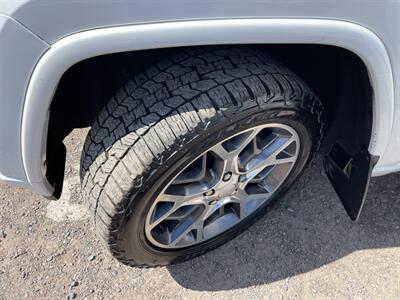 2020 Jeep Grand Cherokee Overland   - Photo 13 - Phoenix, AZ 85009