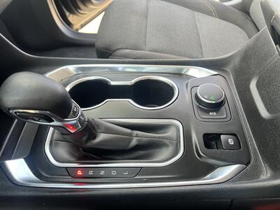 2021 Chevrolet Traverse LT Cloth   - Photo 10 - Phoenix, AZ 85009