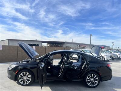 2015 Chrysler 200 S - Photo 6 - Phoenix, AZ 85009