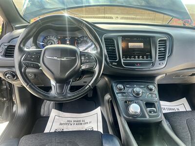 2015 Chrysler 200 S - Photo 10 - Phoenix, AZ 85009