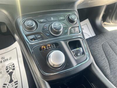 2015 Chrysler 200 S - Photo 9 - Phoenix, AZ 85009