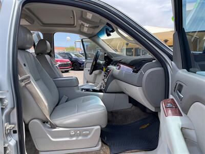 2013 Chevrolet Suburban LT   - Photo 8 - Phoenix, AZ 85009
